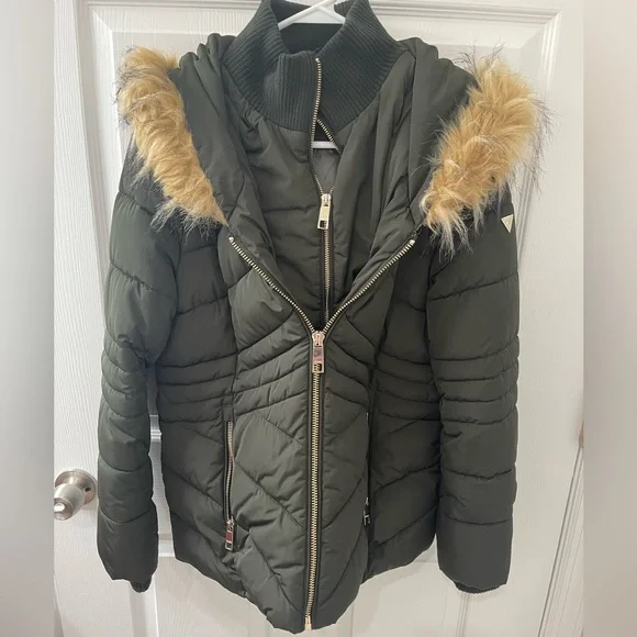 【GUESS】★FUR HOODIE DOWN JACKET★大人気★正規品★ Guess | Jackets & Coats | Guess Puffer Jacket | Poshmark